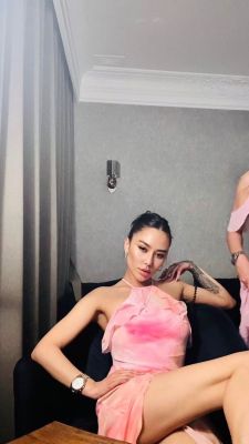 Айза, ню-фото